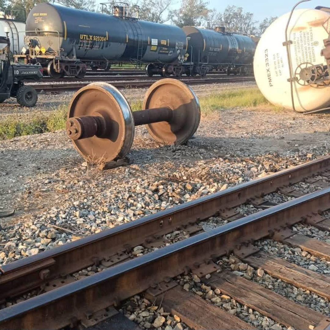 Se Descarrila Carro Tanque con 70 Mil Litros de Gasolina en Ciudad Madero